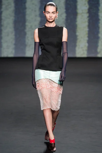 Look 3